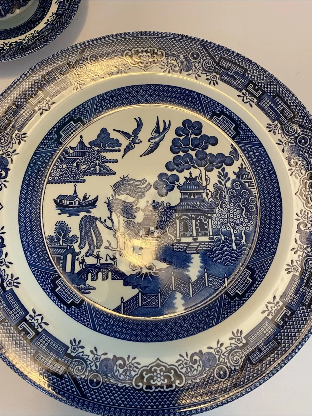 Churchill Blue Willow Pattern Table Plate Saucer & Cup Settings for Two